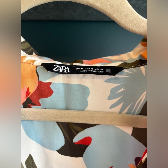 Zara Floral Satin Effect Blouse- Size Medium - Picture 3 of 5